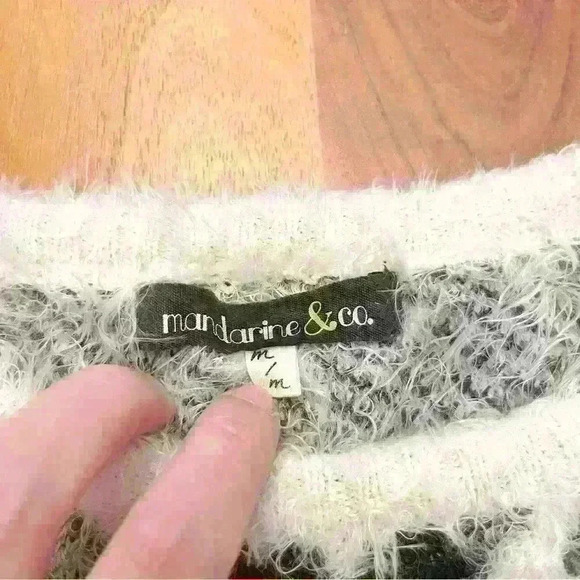 Vintage scoop  neck black & white soft fuzzy sweater jumper. - Picture 5 of 14